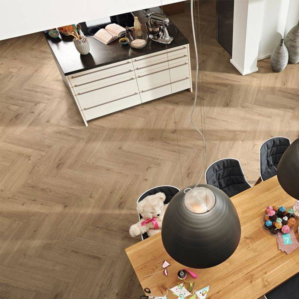 Meister Edition M6 7001 | Visgraat Laminaat Eik Champagne met V-groef rondom | L 62 x B 15.5 cm